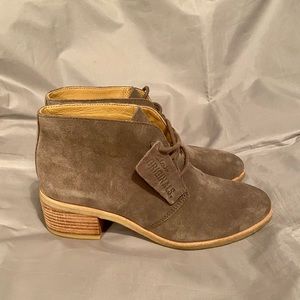 New! Women’s Clarks Originals Phenia Carnaby Gray Size 7.5M